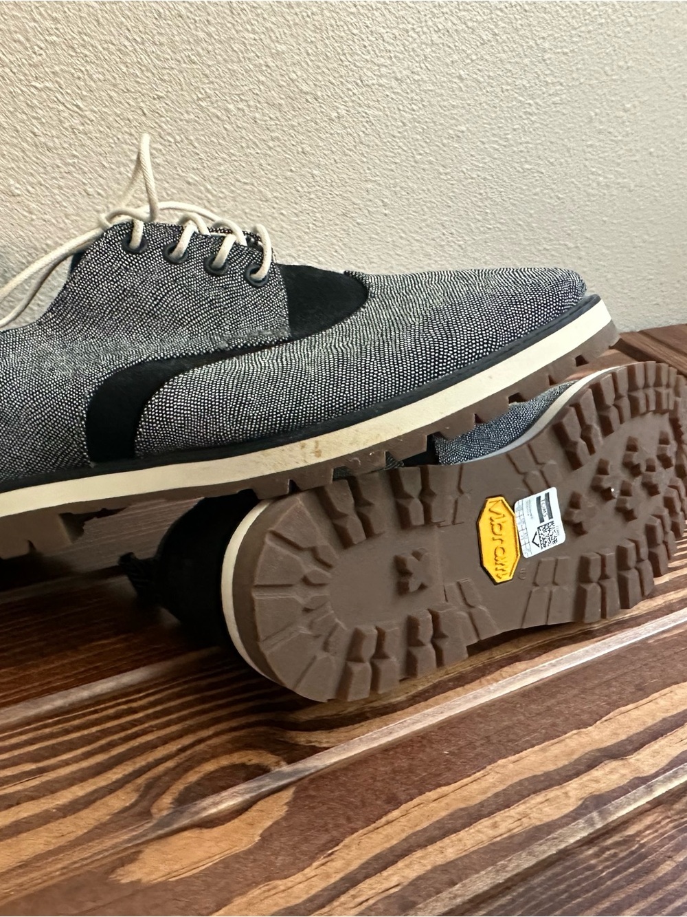 Toms Gray and Black Wingtip Oxford Lace-Up Shoes - Picture 4 of 6